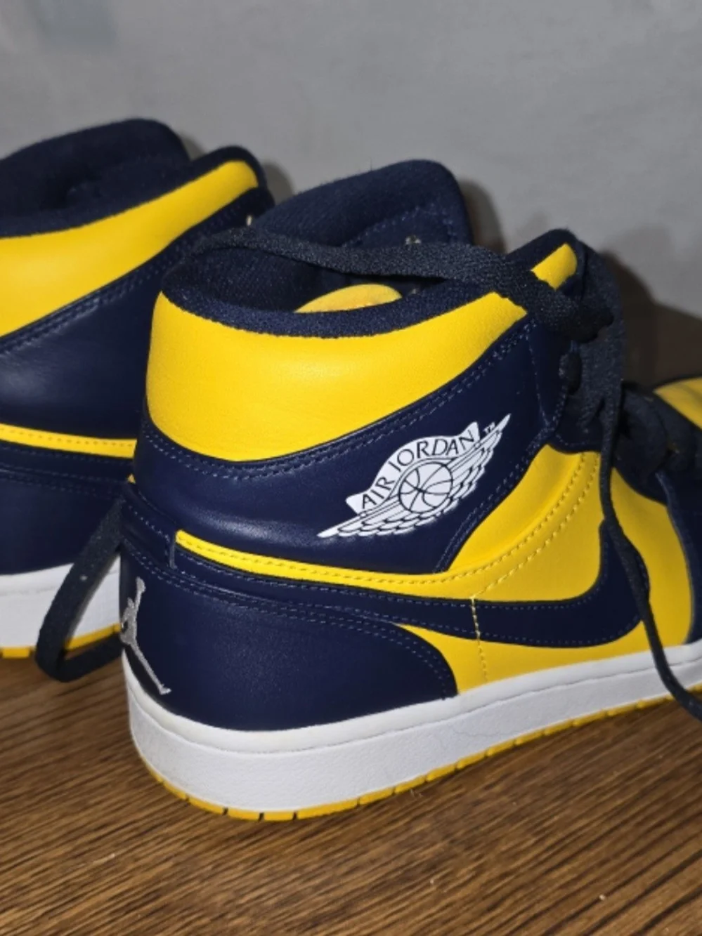 Nike Air Jordan 1 Mid Michigan Yellow Navy Men's Size 10 (2012)